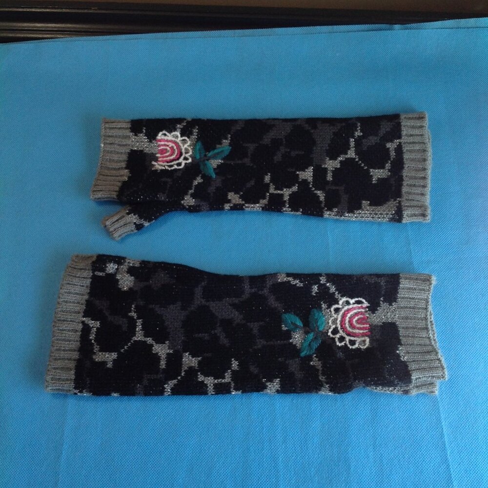 Vintage Betsey Johnson Embroidered Leopard Fingerless Gloves Texting Gloves